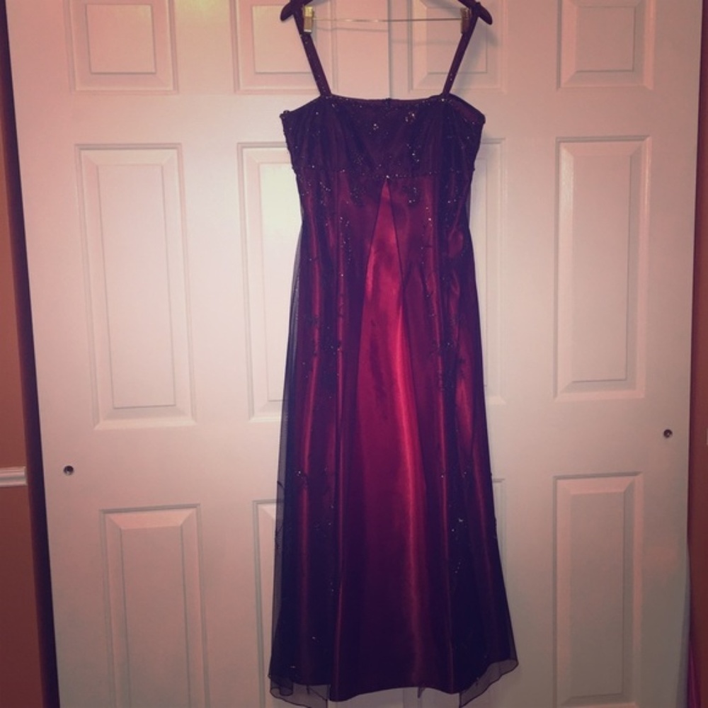Betsy & Adam long dress - SZ 14 - burgundy & black